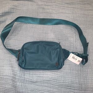 Lululemon everywhere belt bag large teal new w/ tags color no longer available